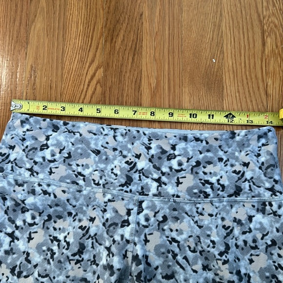 Lululemon Wunder Under Grey Pebble Cropped Leggings Size 8 - Picture 8 of 10